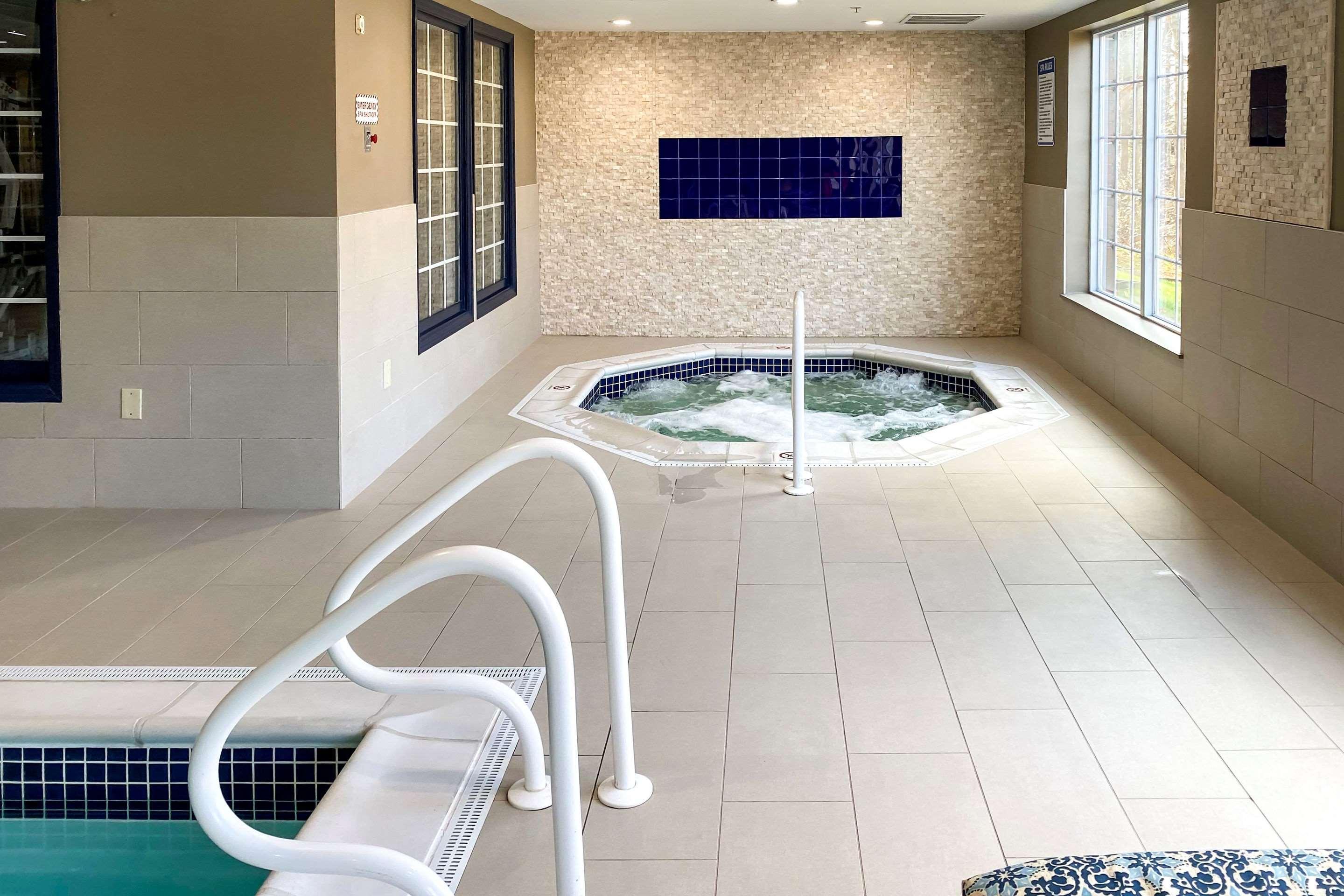 Comfort Inn & Suites Sturbridge-Brimfield Exterior foto
