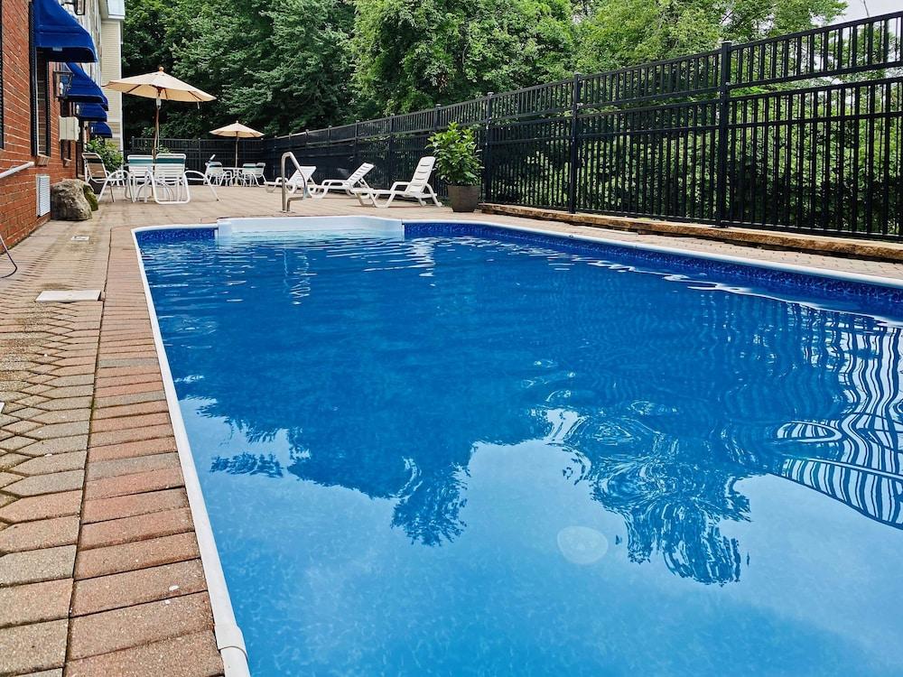 Comfort Inn & Suites Sturbridge-Brimfield Exterior foto