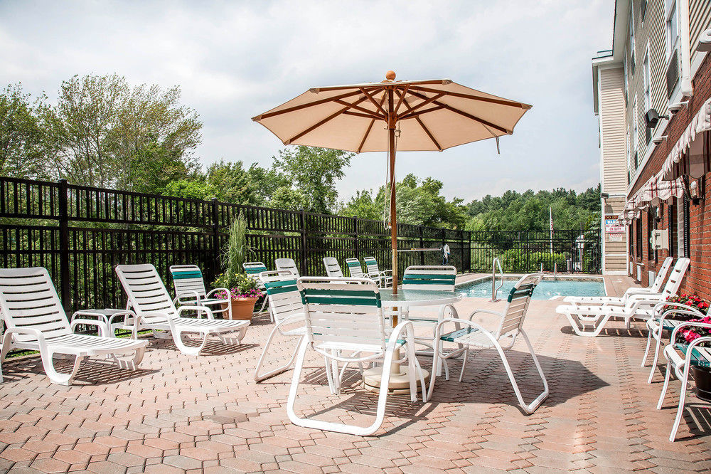 Comfort Inn & Suites Sturbridge-Brimfield Exterior foto